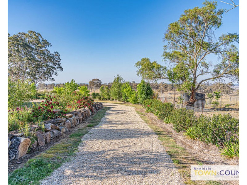 133 Lochaven Road, Armidale NSW 2350