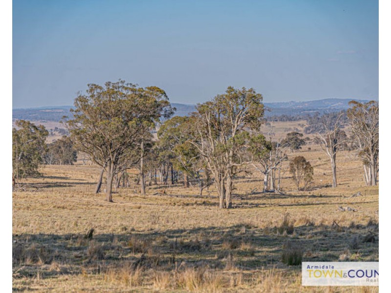 133 Lochaven Road, Armidale NSW 2350