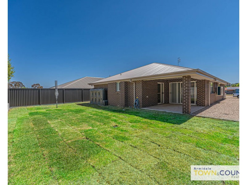 14. Bruce Close, Armidale NSW 2350