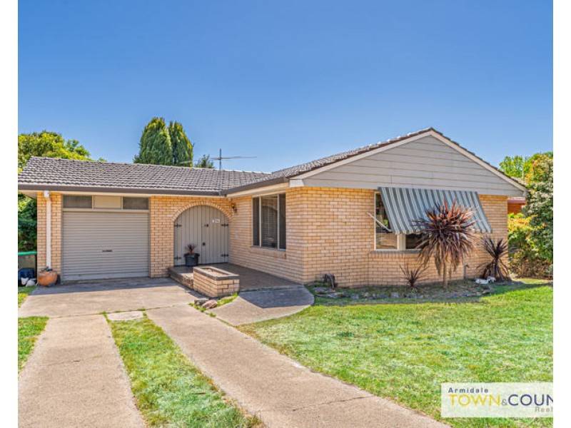 11 Mckeon Avenue, Armidale NSW 2350