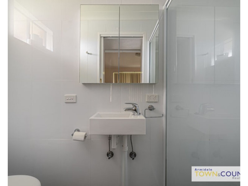 2 Gordon Street, Armidale NSW 2350