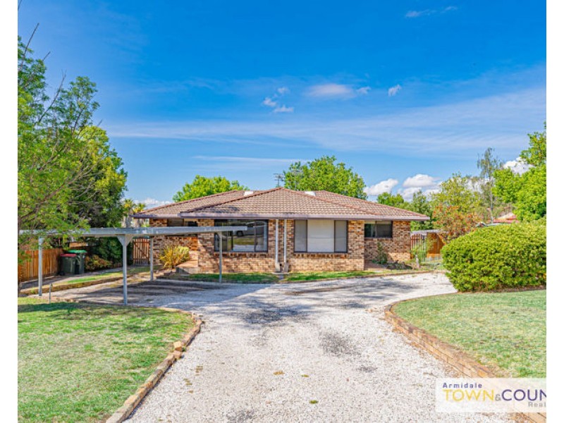 4 Wade Avenue, Armidale NSW 2350