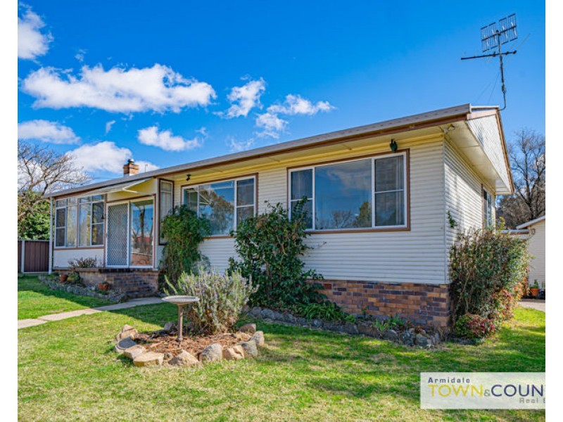 50A & 50B Rockvale Road, Armidale NSW 2350