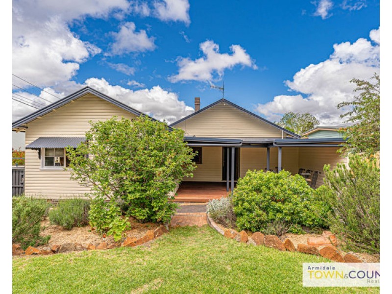 194 Marsh Street, Armidale NSW 2350