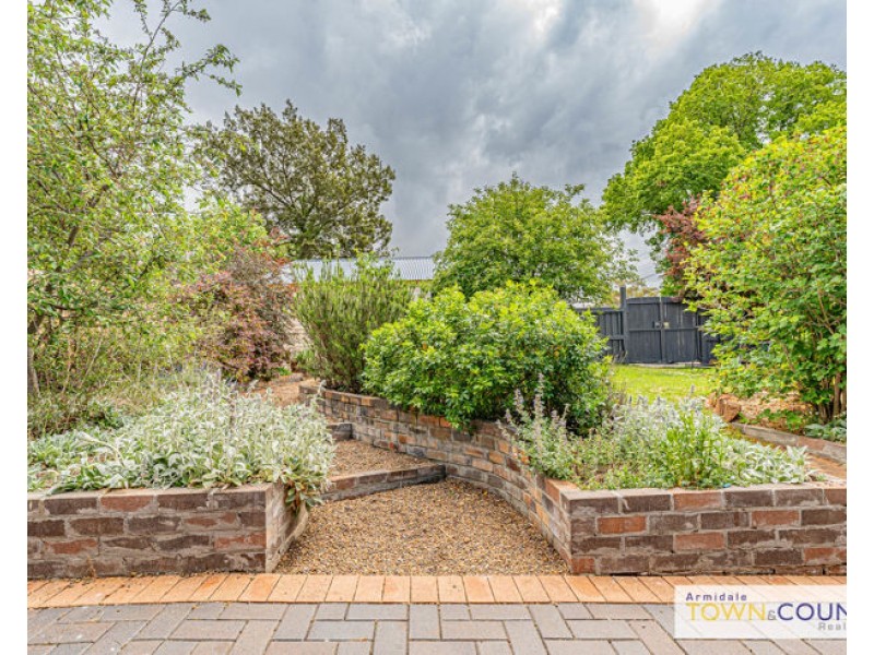 194 Marsh Street, Armidale NSW 2350