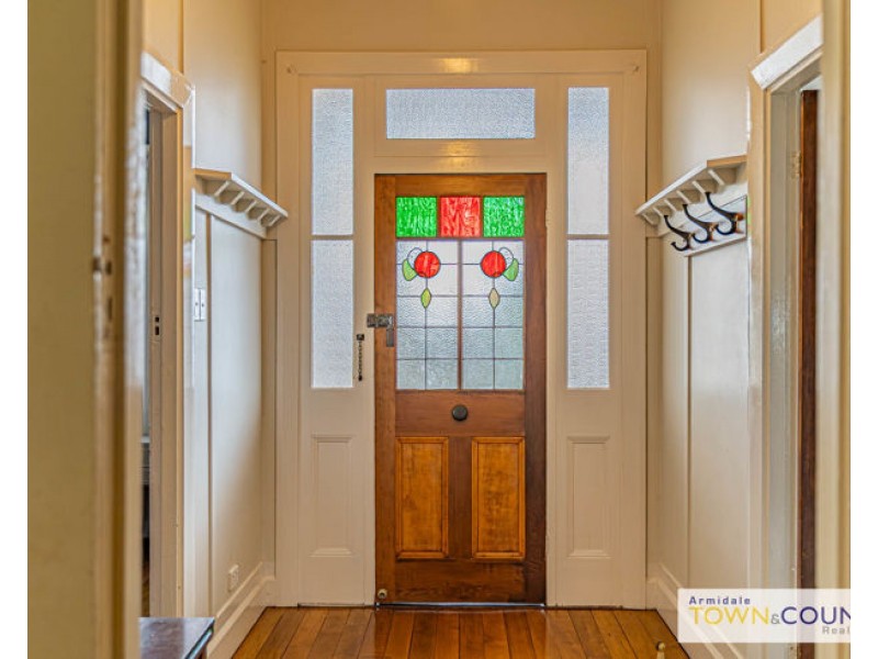 194 Marsh Street, Armidale NSW 2350