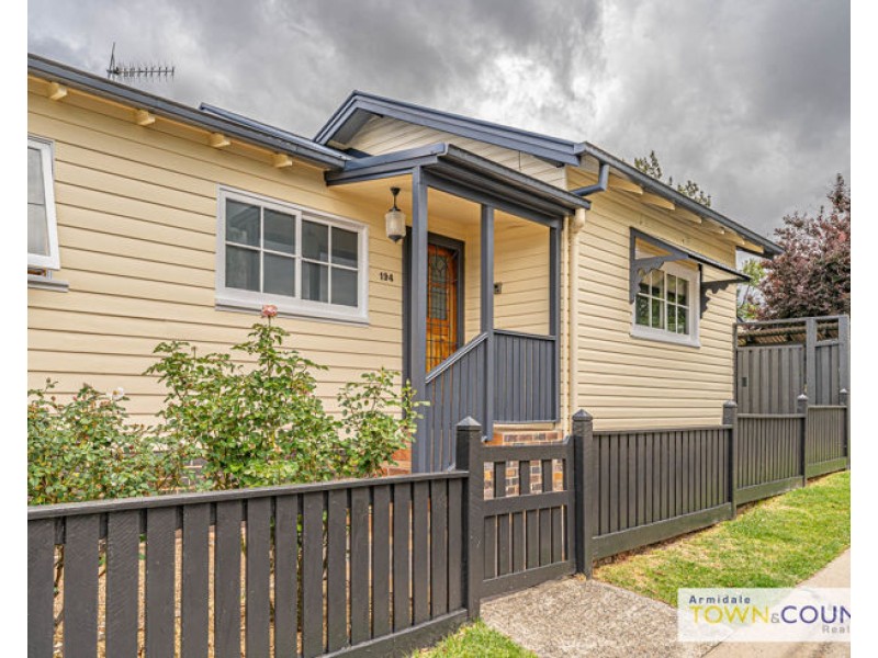 194 Marsh Street, Armidale NSW 2350