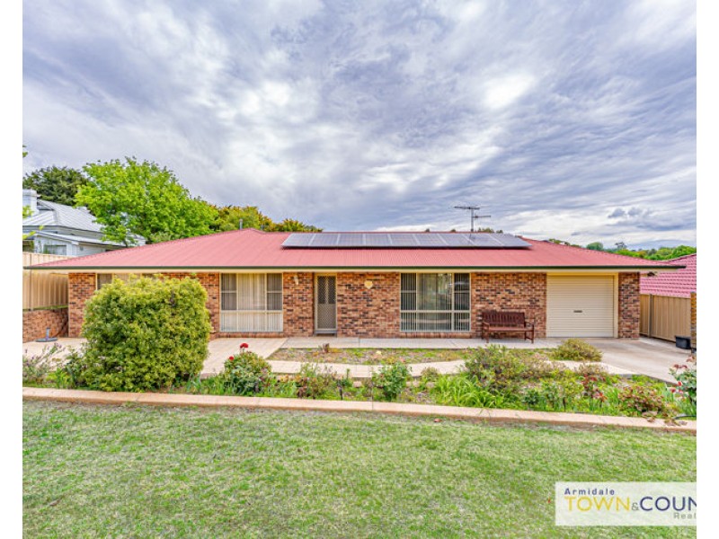 12 Kurrawatha Avenue, Armidale NSW 2350
