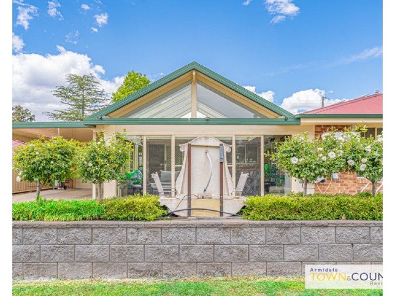 12 Kurrawatha Avenue, Armidale NSW 2350