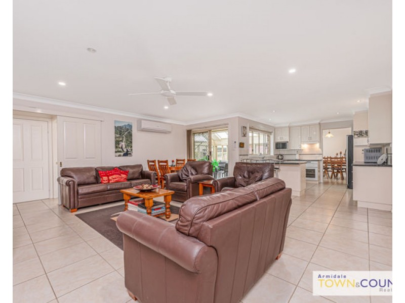 12 Kurrawatha Avenue, Armidale NSW 2350