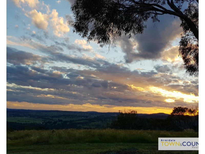 211 Sunnyside Road, Armidale NSW 2350