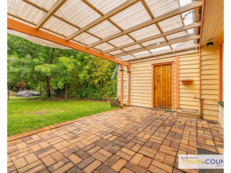 9 Salmon Avenue, Armidale NSW 2350