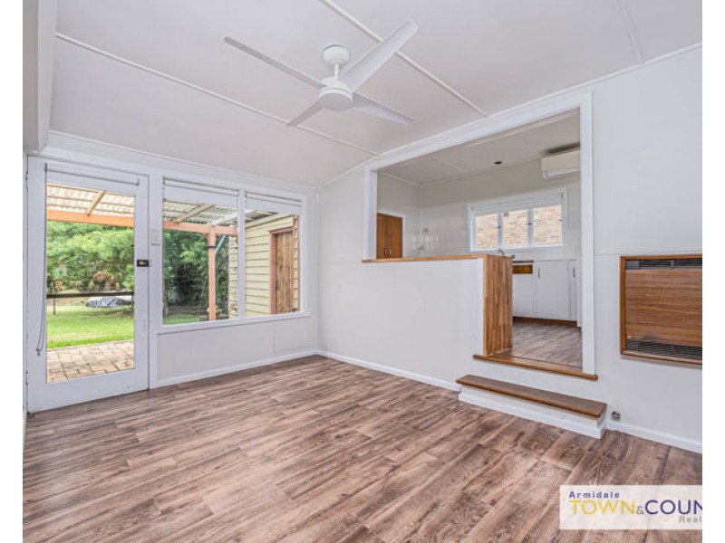 9 Salmon Avenue, Armidale NSW 2350