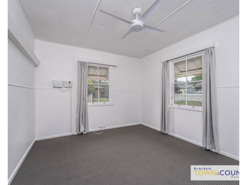 9 Salmon Avenue, Armidale NSW 2350