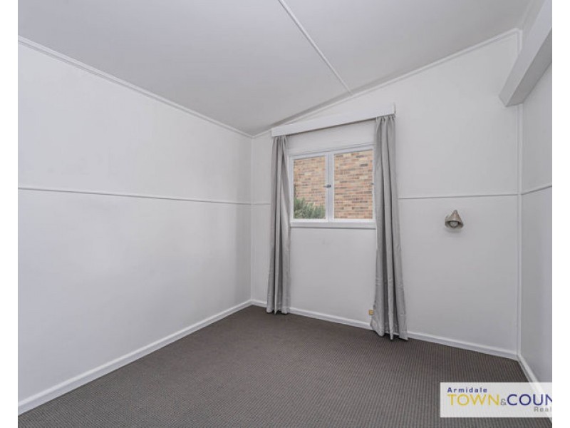 9 Salmon Avenue, Armidale NSW 2350