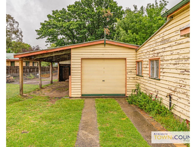 9 Salmon Avenue, Armidale NSW 2350