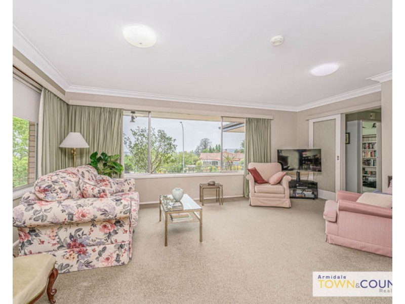 28 Glen Innes Road, Armidale NSW 2350