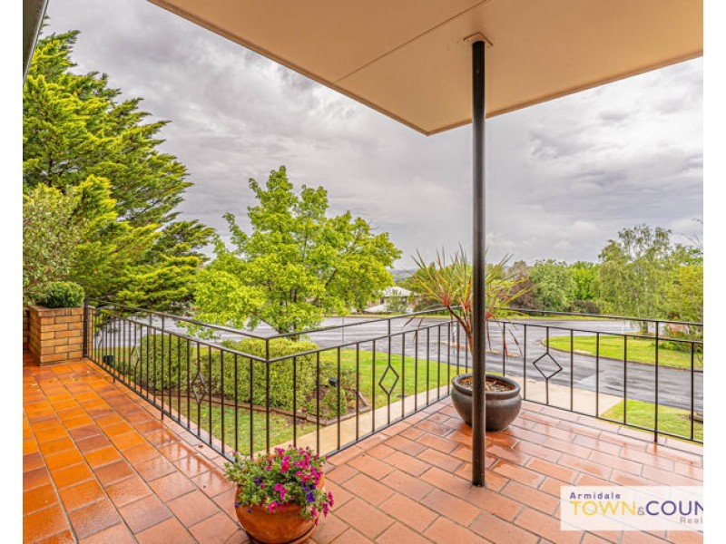 28 Glen Innes Road, Armidale NSW 2350