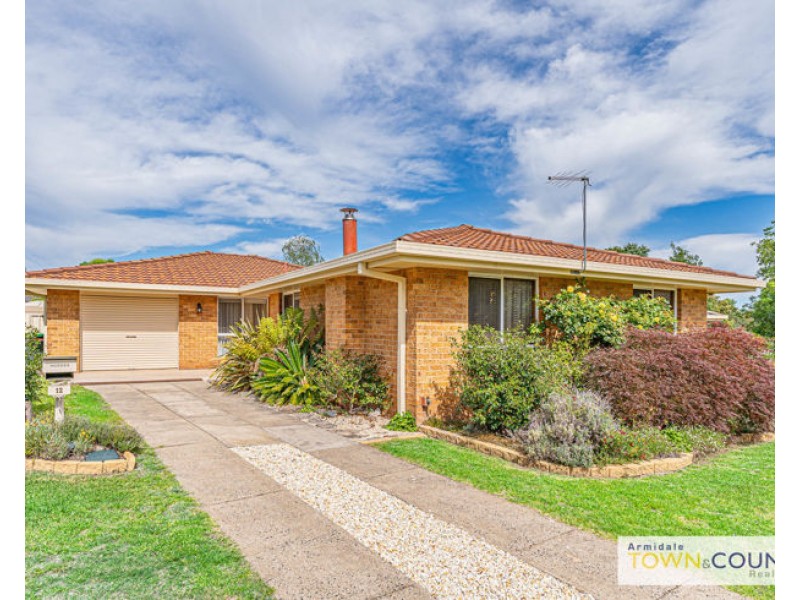 12 Robina Crescent, Armidale NSW 2350