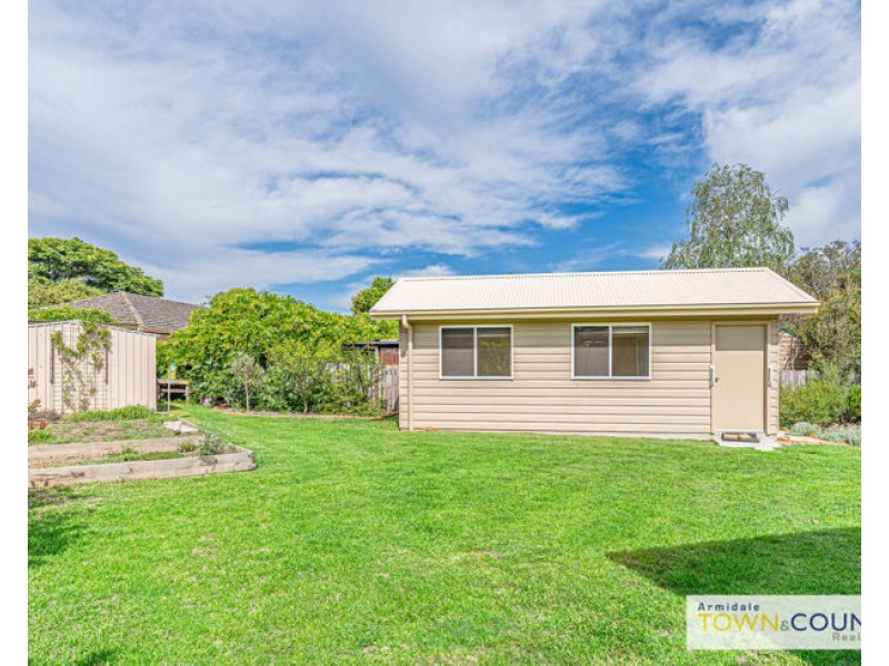 12 Robina Crescent, Armidale NSW 2350