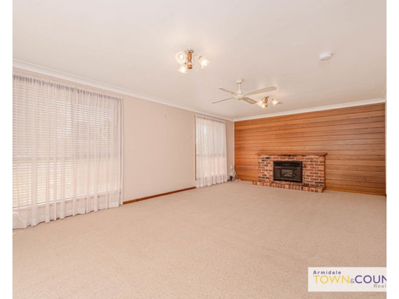 12 Robina Crescent, Armidale NSW 2350