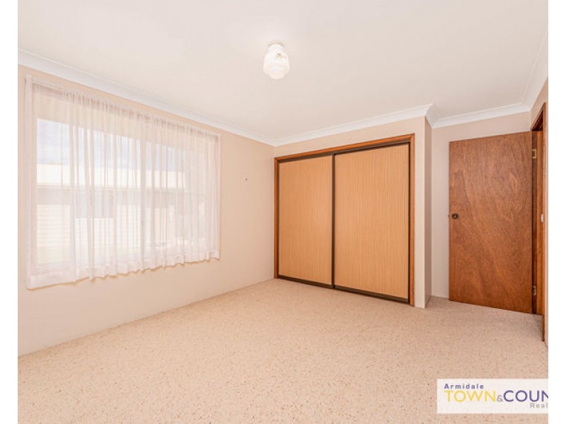 12 Robina Crescent, Armidale NSW 2350