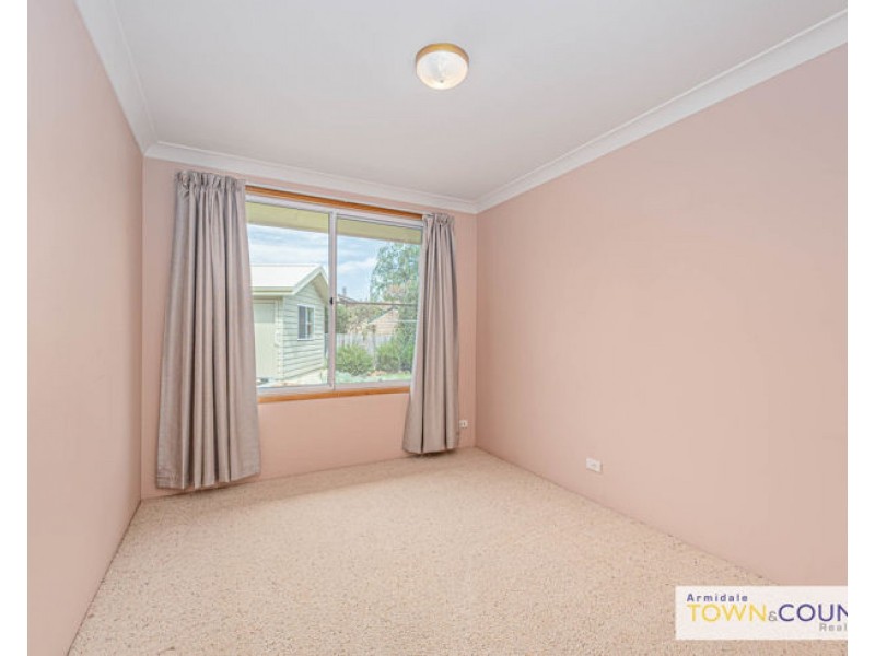 12 Robina Crescent, Armidale NSW 2350