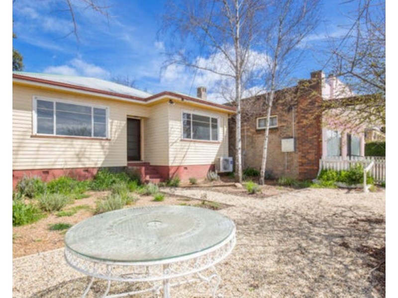 104 Mann Street, Armidale NSW 2350