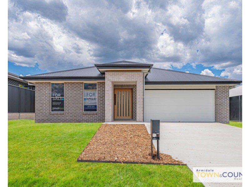 16 Bruce Close, Armidale NSW 2350