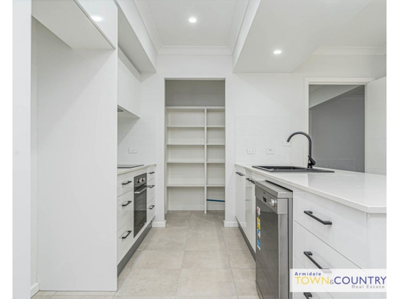 16 Bruce Close, Armidale NSW 2350