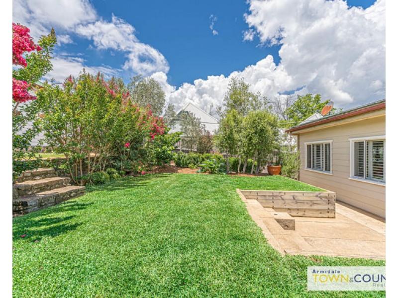 143 Donnelly Street, Armidale NSW 2350