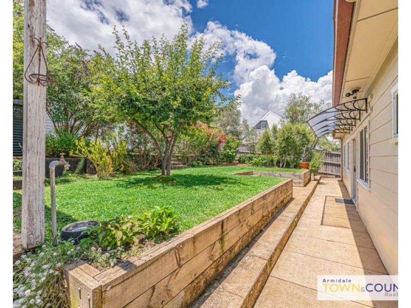 143 Donnelly Street, Armidale NSW 2350