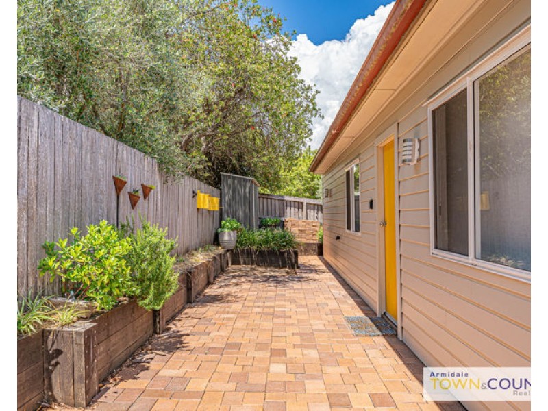 143 Donnelly Street, Armidale NSW 2350