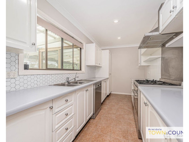 24 Everett Street, Uralla NSW 2358