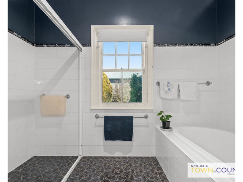 24 Faulkner St, Armidale NSW 2350