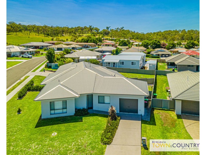 2 Beatrice Close, Armidale NSW 2350