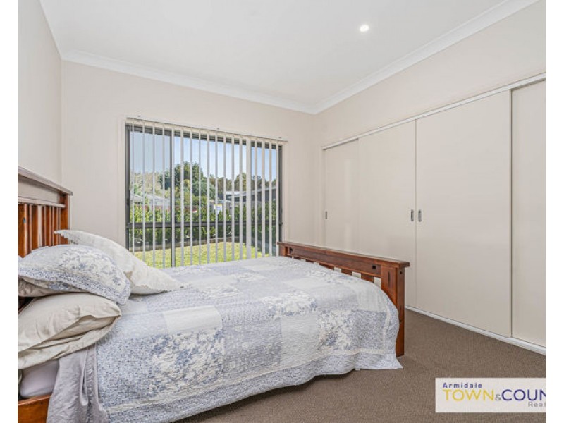 2 Beatrice Close, Armidale NSW 2350