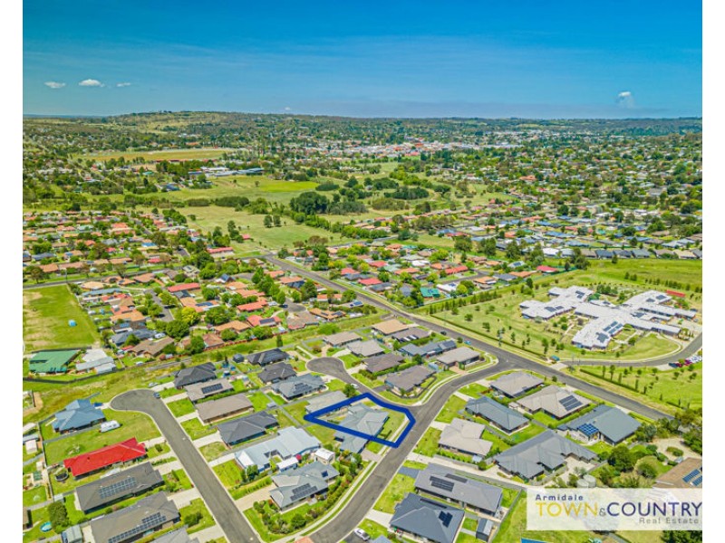 2 Beatrice Close, Armidale NSW 2350