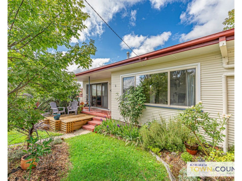2 Wilson Avenue, Armidale NSW 2350