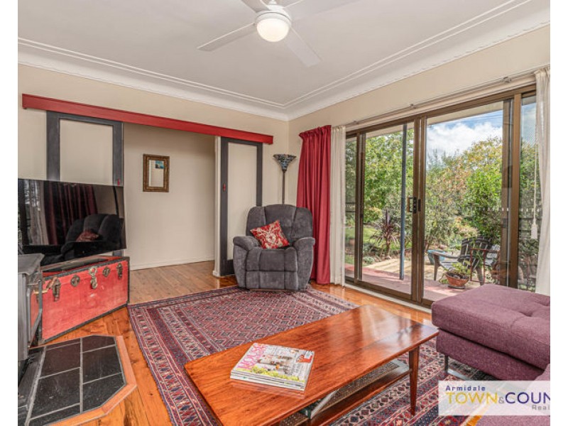 2 Wilson Avenue, Armidale NSW 2350