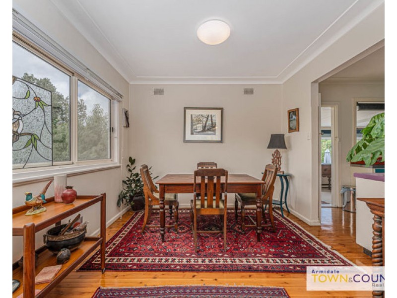 2 Wilson Avenue, Armidale NSW 2350