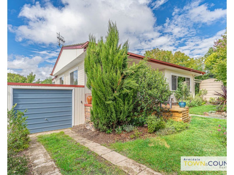 2 Wilson Avenue, Armidale NSW 2350