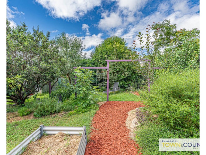 2 Wilson Avenue, Armidale NSW 2350