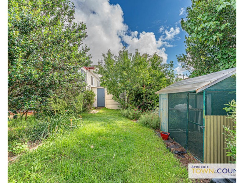 2 Wilson Avenue, Armidale NSW 2350