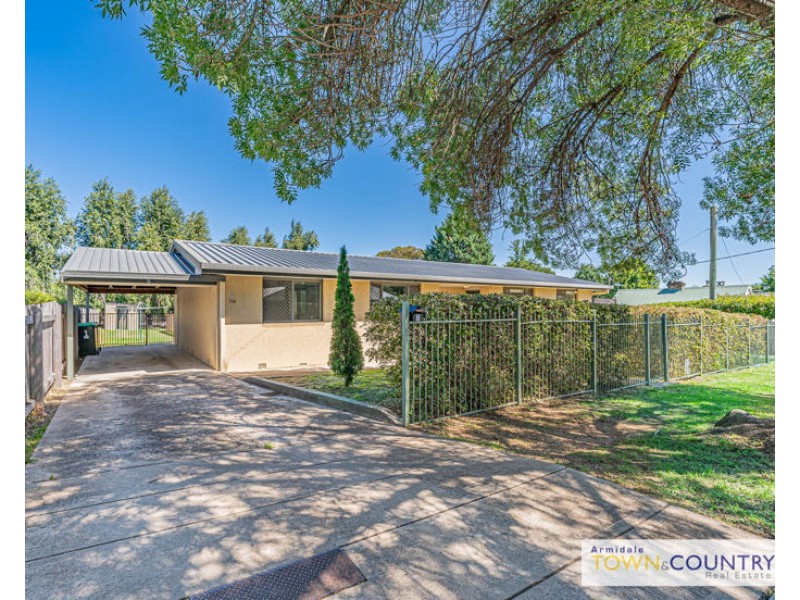 2/154 Allingham Street, Armidale NSW 2350