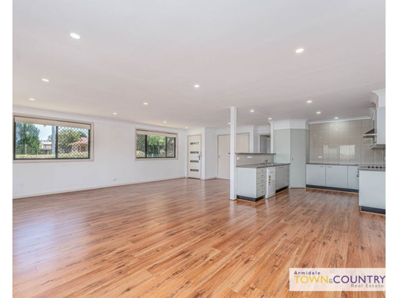 2/154 Allingham Street, Armidale NSW 2350