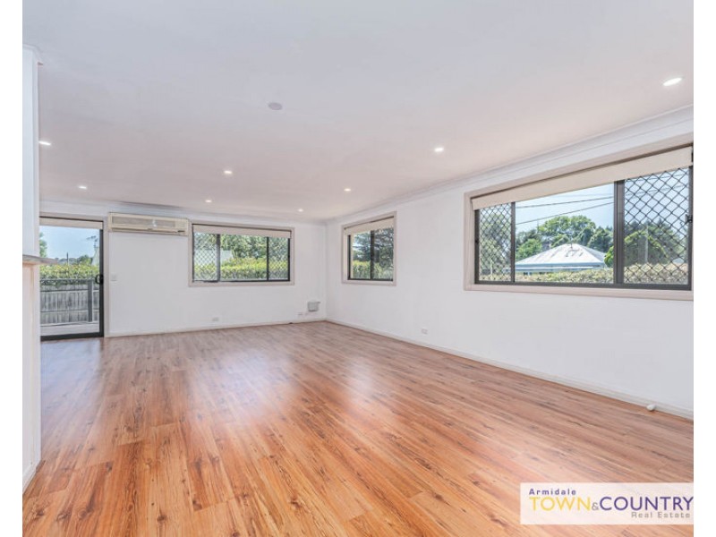 2/154 Allingham Street, Armidale NSW 2350