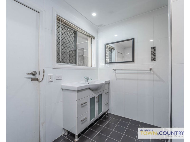 2/154 Allingham Street, Armidale NSW 2350