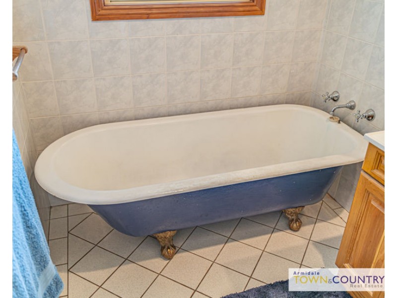 9 Wigan Avenue, Armidale NSW 2350