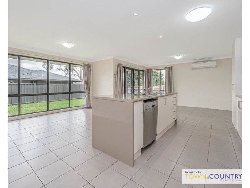 7 Albion Close, Armidale NSW 2350